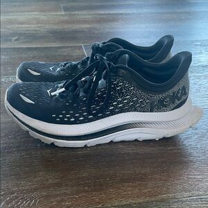 Hoka Black and White Athletic Running Shoes Womens Size 7